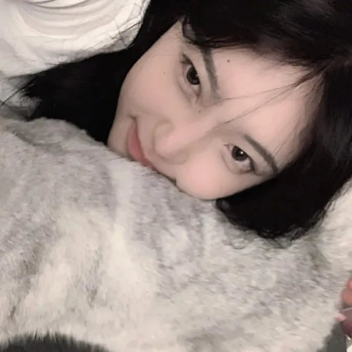 那女孩是谁